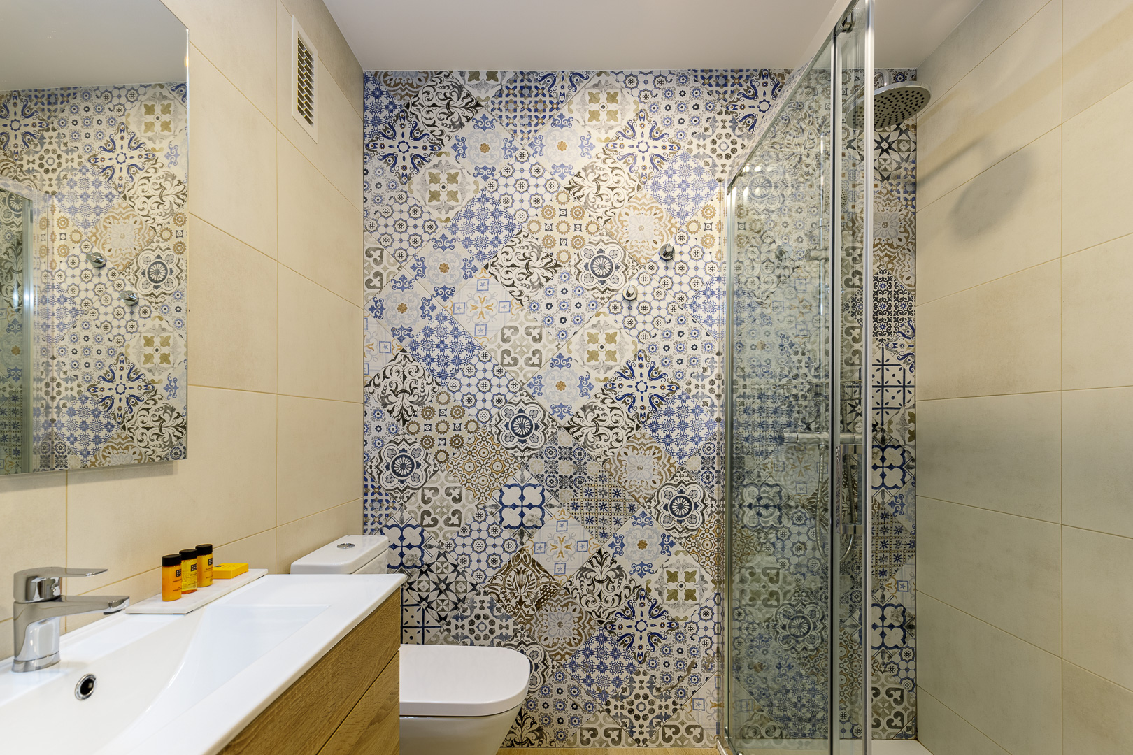 Andalusian-Inspired Bathroom with Rituals Amenities in Malaga Apartment